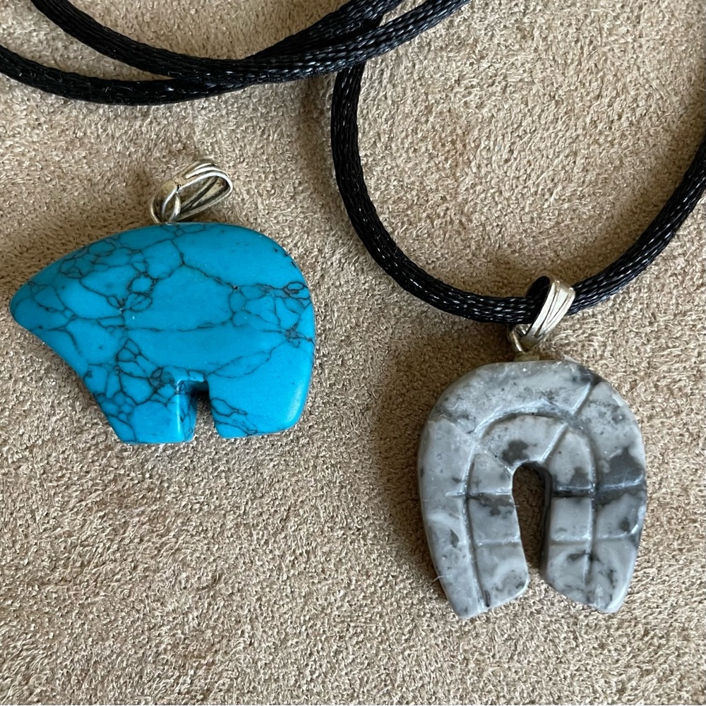 ⭐️FWP Nature-inspired Stone Pendants - Horseshoe and Bear